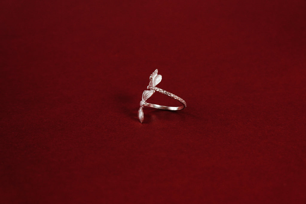 Twin Butterfly Ring – back view showing open-back adjustable band construction